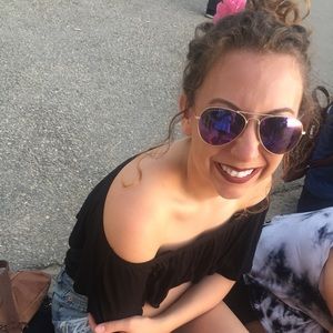 Meet your Posher, Brenna